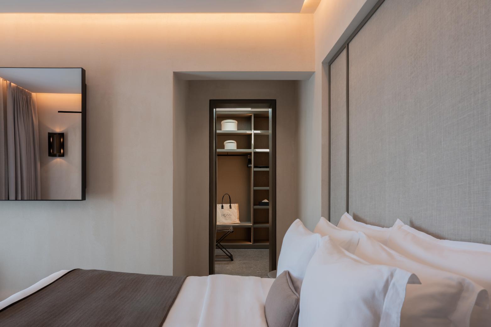 SUPERIOR SUITES 5