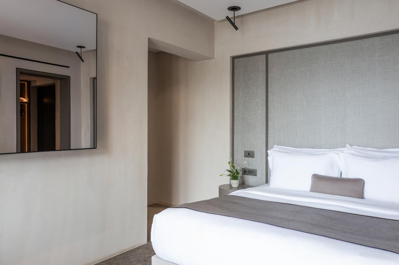 SUPERIOR SUITES 13