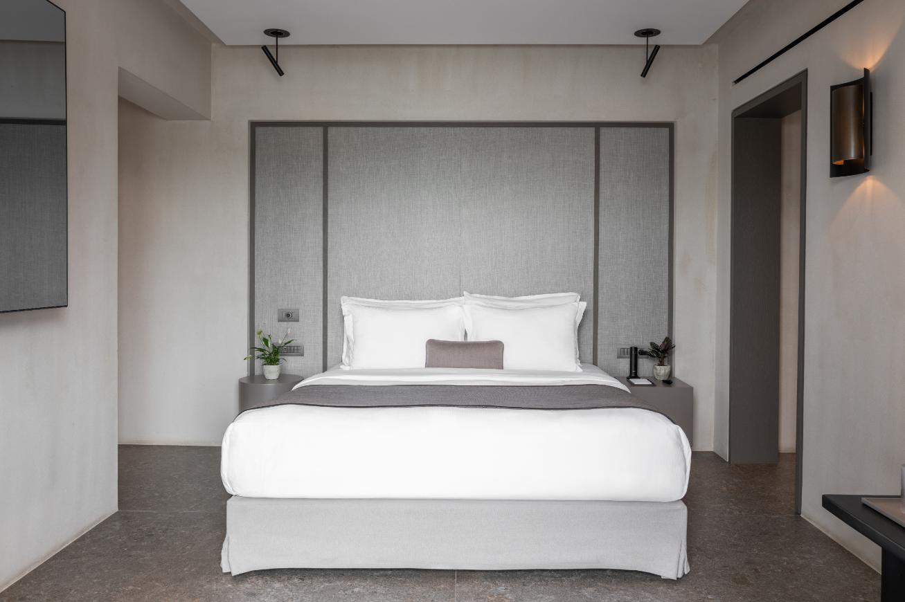 SUPERIOR SUITES 14