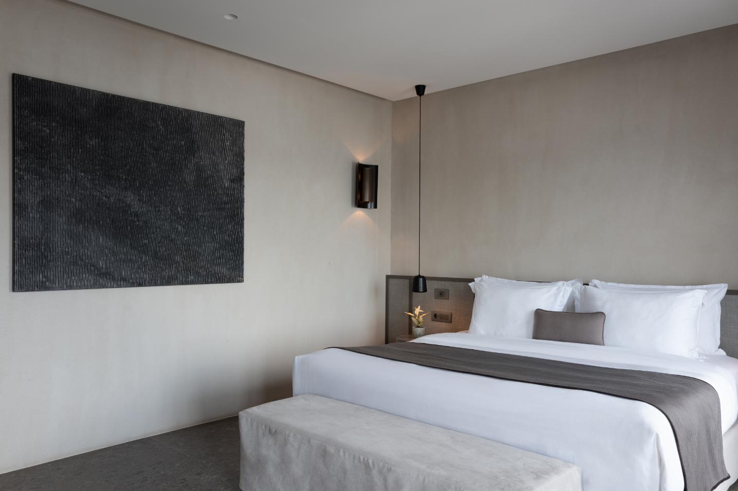 SUPERIOR SUITES 19
