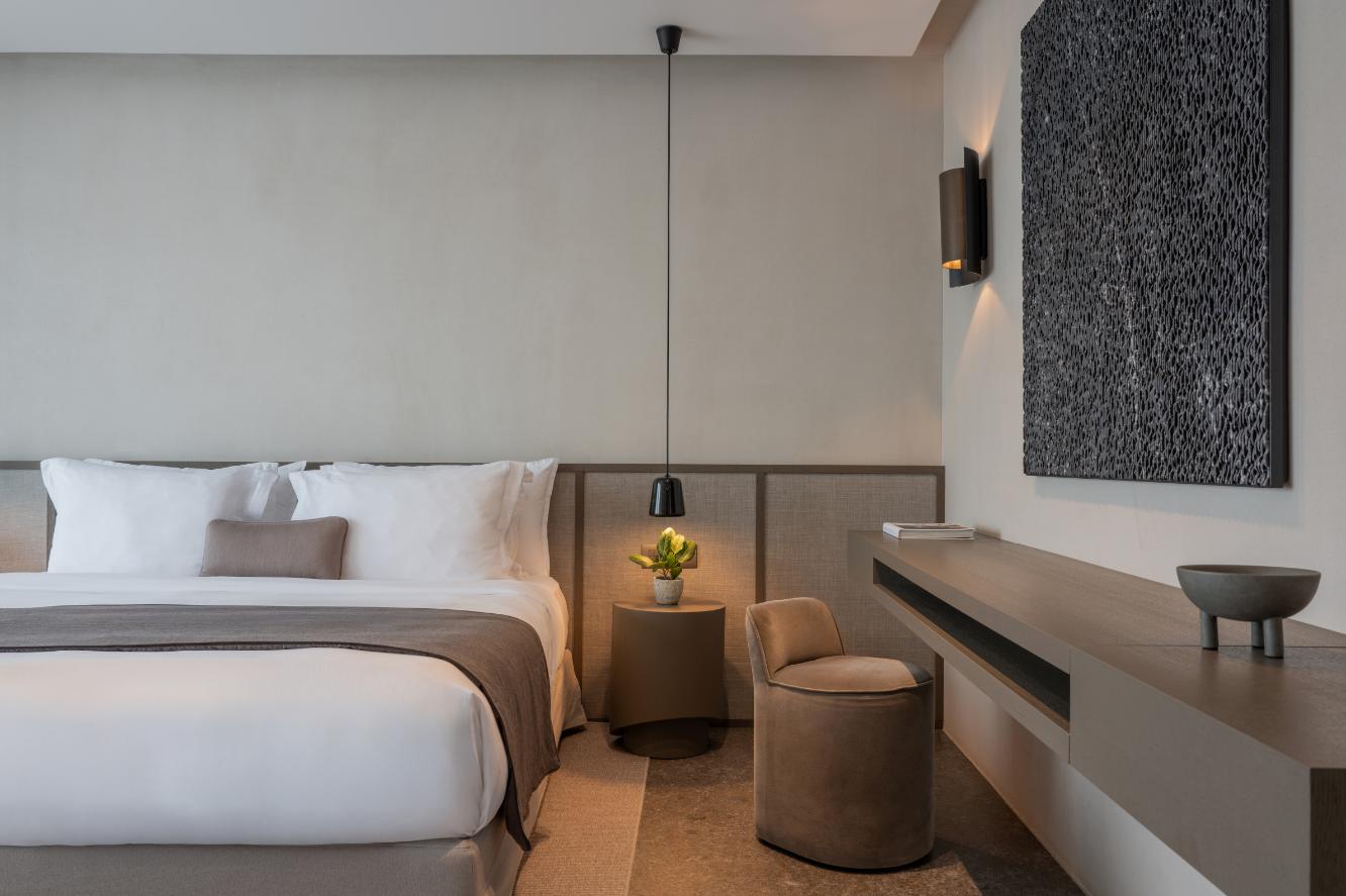 PREMIUM SUITES 11