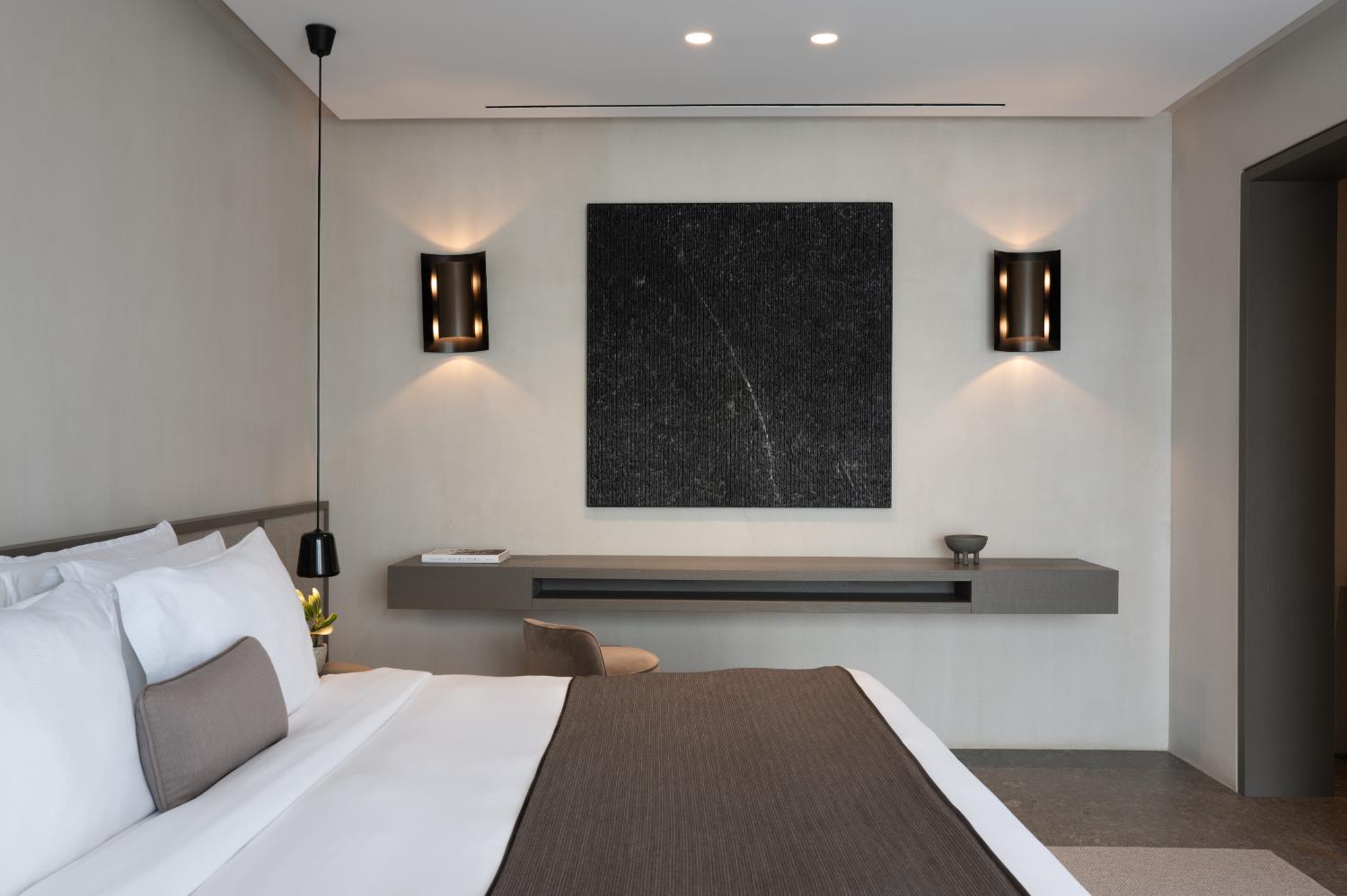 PREMIUM SUITES 12
