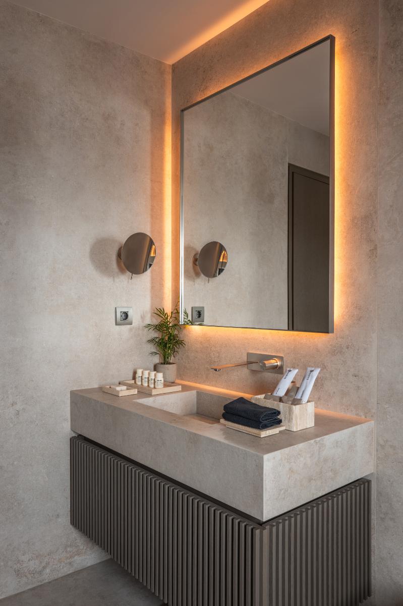 PREMIUM SUITES 14