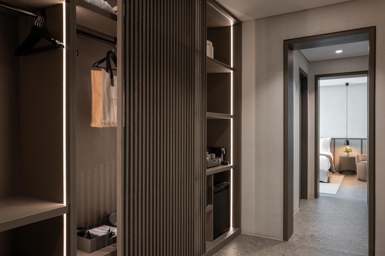 PREMIUM SUITES 15