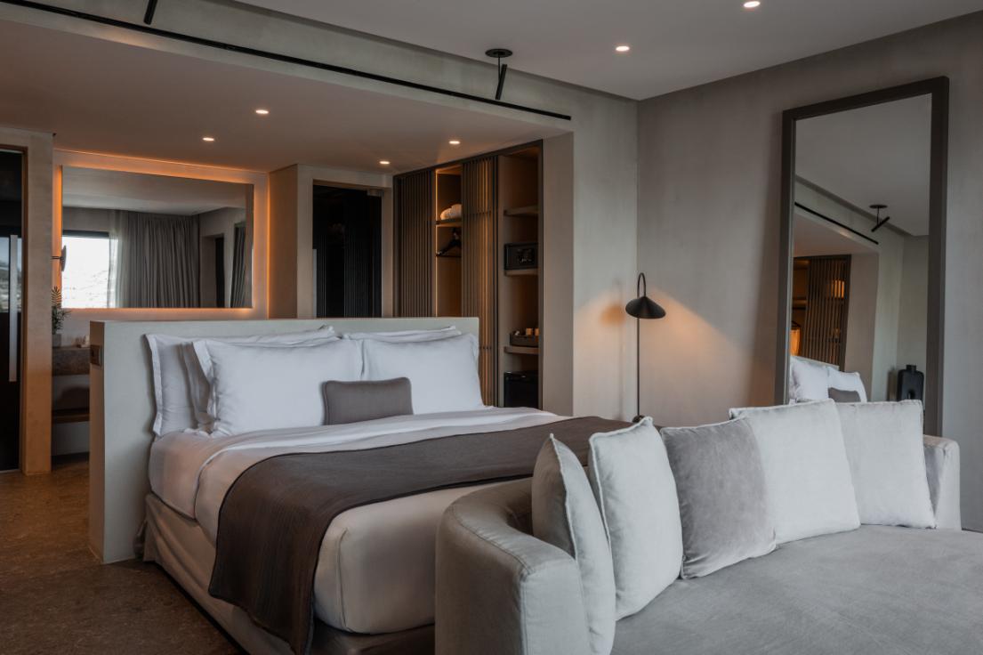 PREMIUM SUITES 17