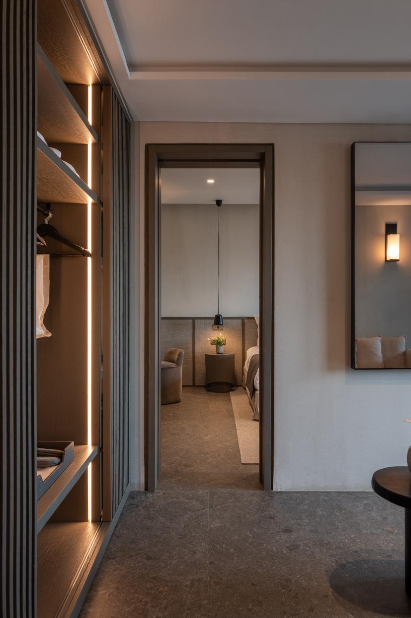 EXECUTIVE SUITES 10