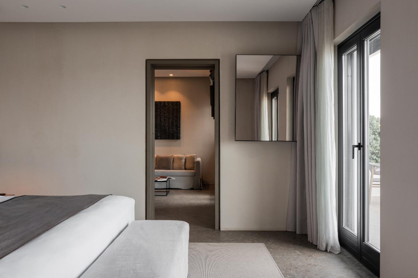 EXECUTIVE SUITES 15