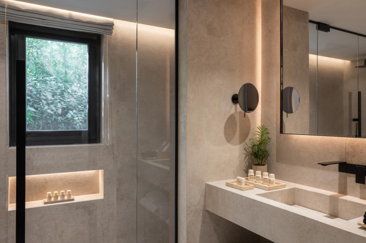 EXECUTIVE SUITES 16